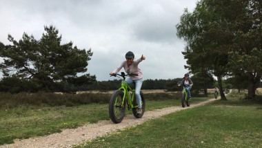 Bedrijfsuitje E-mountainbiken, lekker crossen!